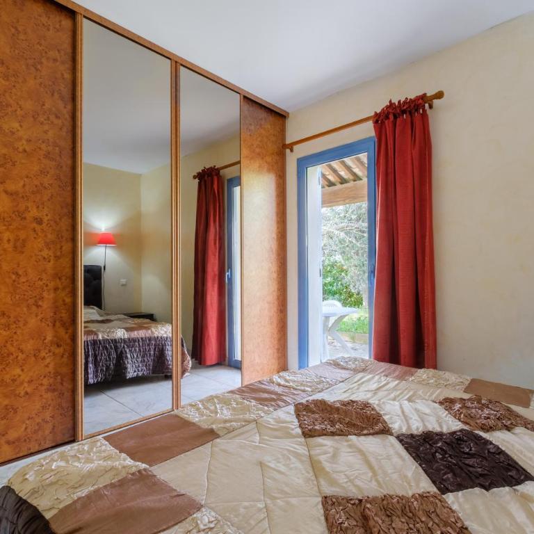 Appartement Numéro 1 - piscine - Villa - Vue sur Jardin - 17