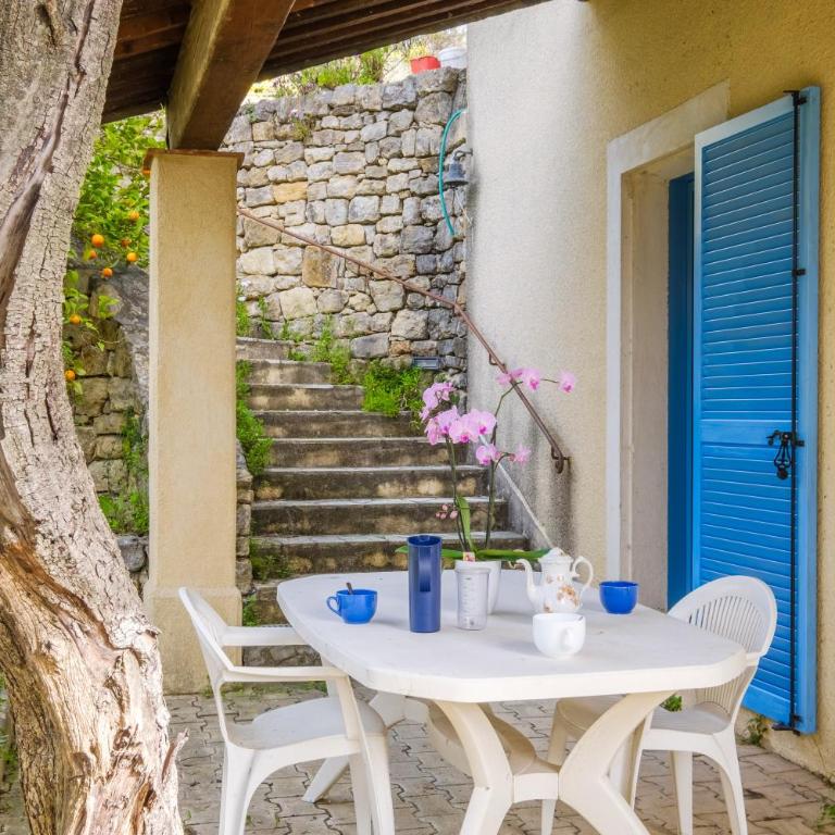 Appartement Numéro 1 - piscine - Villa - Vue sur Jardin - 4