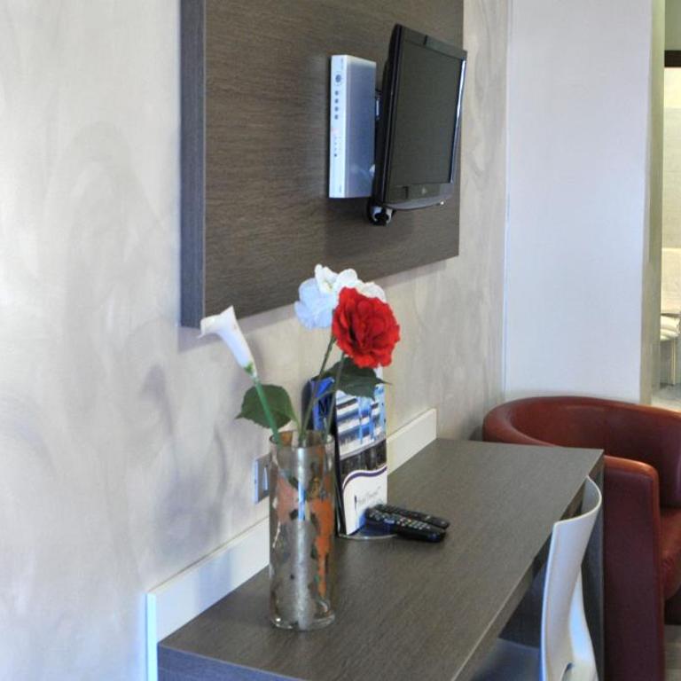 Hotel Venezia - Camera Familiare Comfort con Balcone (2 Adulti + 2 Bambini) - 7