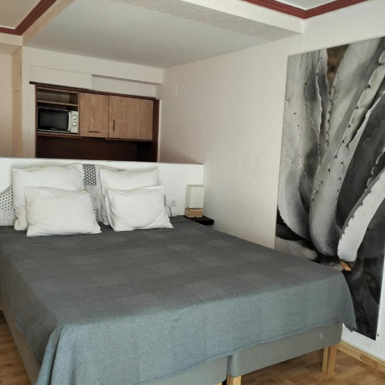 Unique apartahotel 2-1 - Habitación Triple con ducha - 3