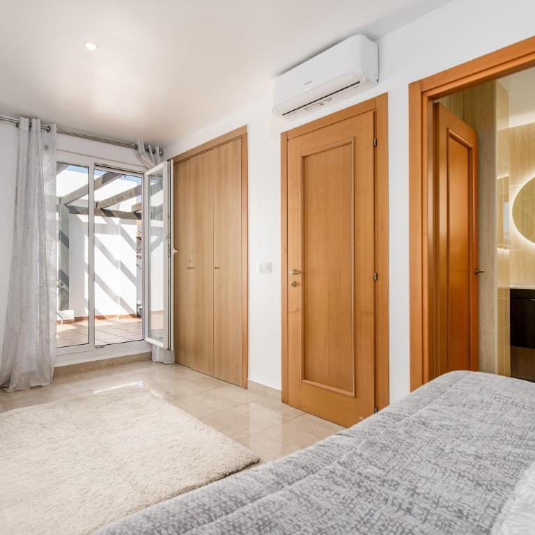Atico Duplex con terraza - Apartamento Deluxe de 2 dormitorios con vistas al mar - 15