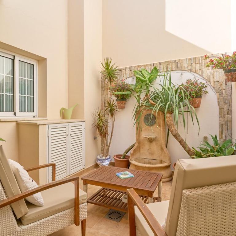 Ático con piscina en Nerja centro - Apartamento de 3 dormitorios con vistas a las montañas - 10