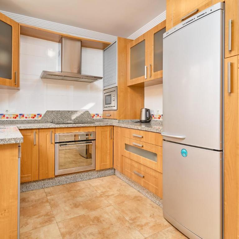 Ático con piscina en Nerja centro - Apartamento de 3 dormitorios con vistas a las montañas - 7