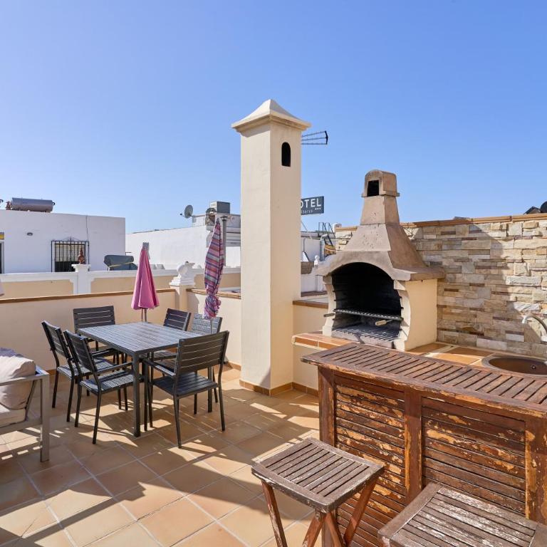 Ático con piscina en Nerja centro - Apartamento de 3 dormitorios con vistas a las montañas - 26