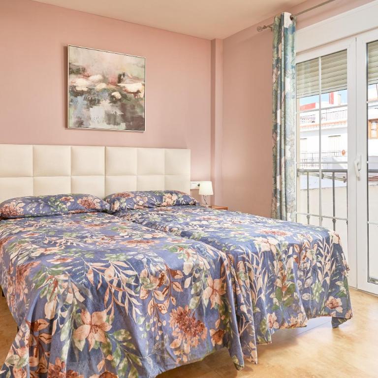 Ático con piscina en Nerja centro - Apartamento de 3 dormitorios con vistas a las montañas - 17