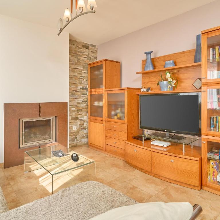 Ático con piscina en Nerja centro - Apartamento de 3 dormitorios con vistas a las montañas - 5