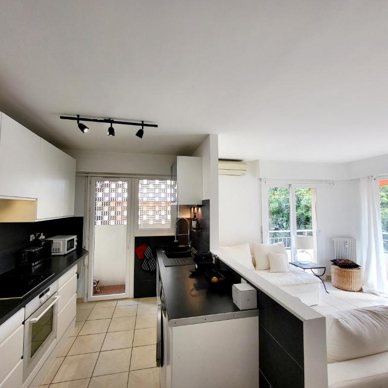 Amaryllis 3P proche plage, clim - Superior Apartment with City View - 8