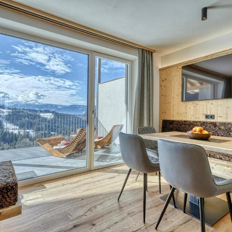 Hinterrainer - New Apartments 2026 - Two-Bedroom Deluxe Apartment with Garden View - 1