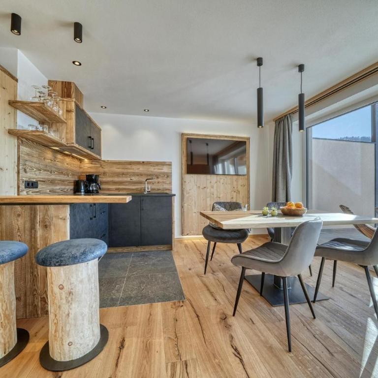 Hinterrainer - New Apartments 2026 - Two-Bedroom Deluxe Apartment with Garden View - 1