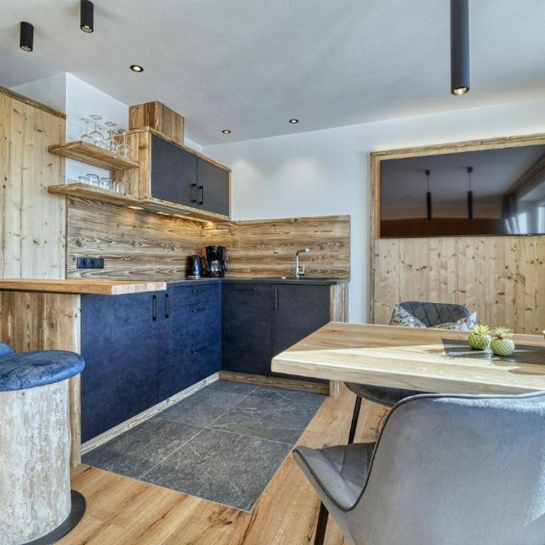 Hinterrainer - New Apartments 2026 - Two-Bedroom Deluxe Apartment with Garden View - 3