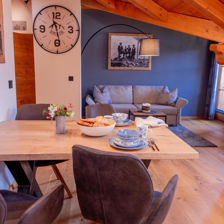 Broathack - Superior One-Bedroom Apartment with Balcony - 15