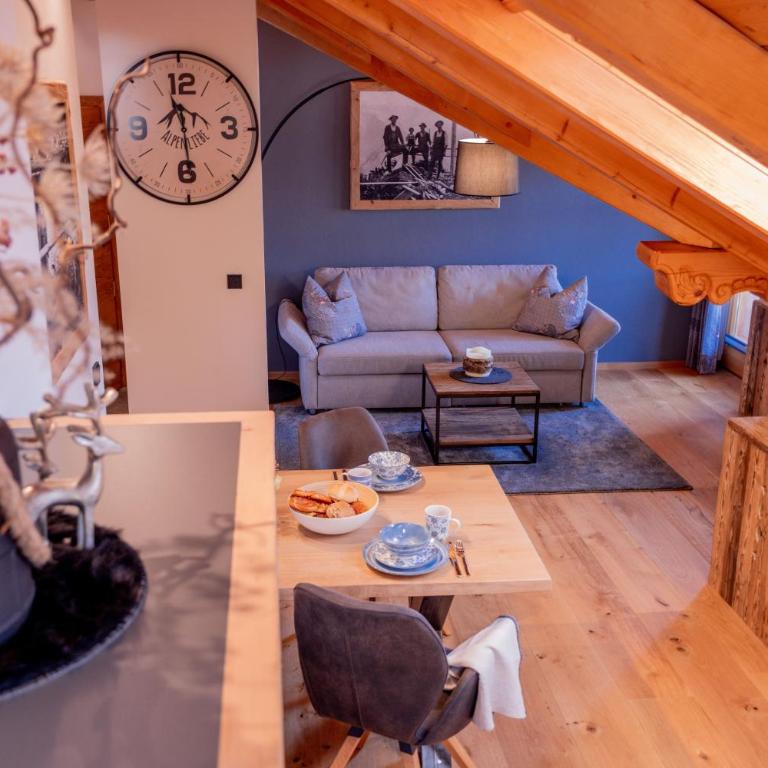 Broathack - Superior One-Bedroom Apartment with Balcony - 14