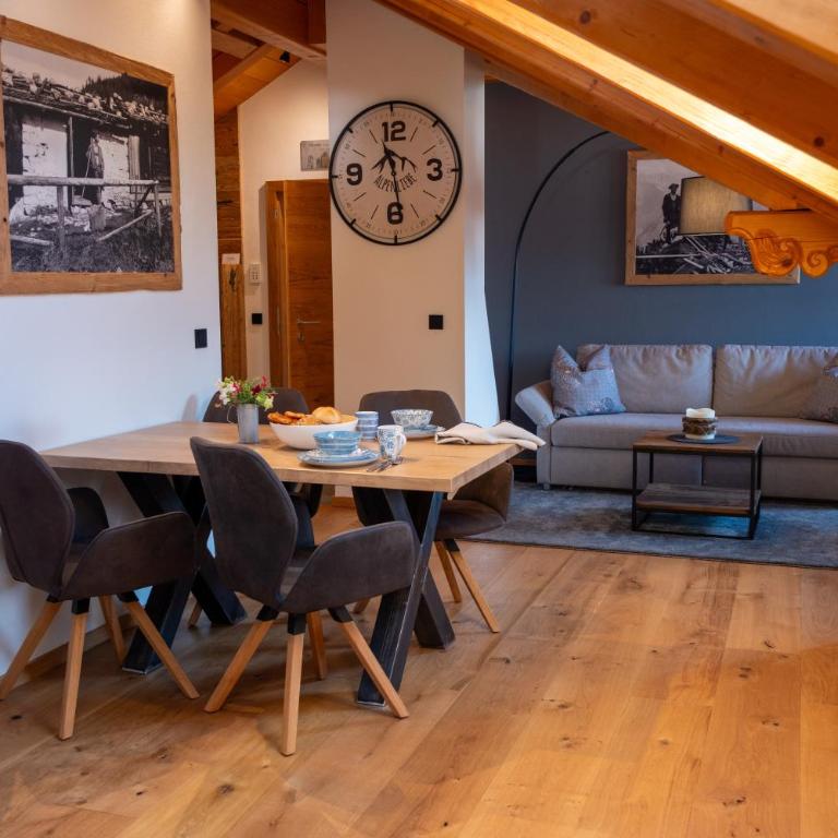 Broathack - Superior One-Bedroom Apartment with Balcony - 12