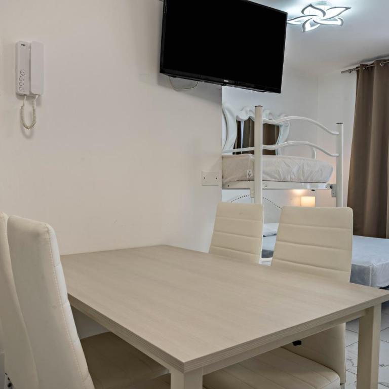 Planet Suite 303 - Monolocale con Terrazza - 9