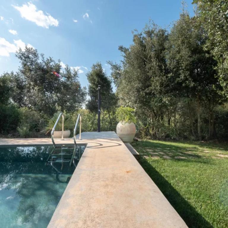 Villa Manghisi immersa nel verde - Villa con Vista Giardino - 3