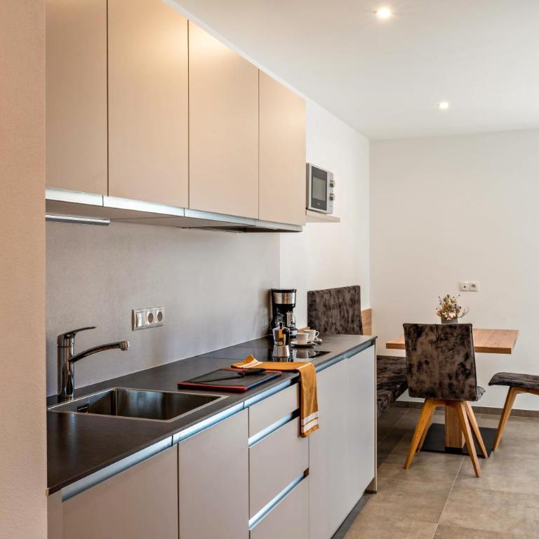 Aster Moments Apt Moritz - Apartment with Terrace - 4