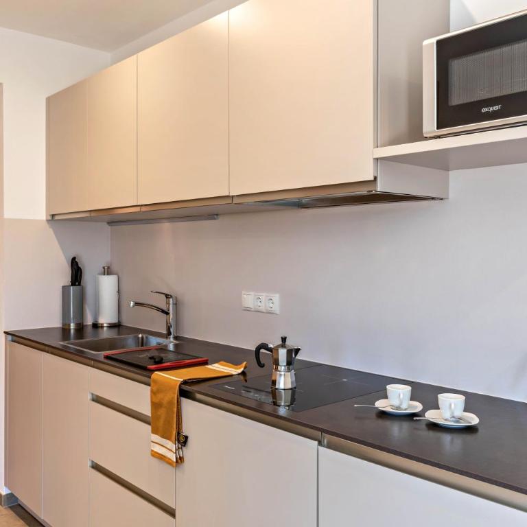 Aster Moments Apt Moritz - Apartment with Terrace - 8