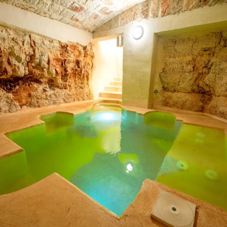 Lamia with pool - Two-Bedroom House - 4