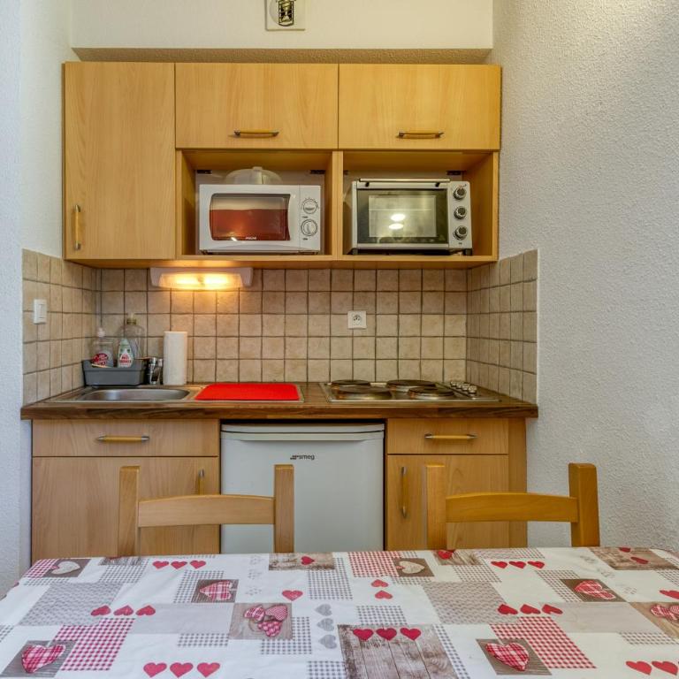 Les Lys Orangés - Apartment mit 1 Schlafzimmer und Garten - 11