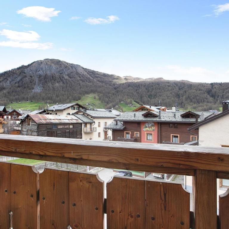 Chalet Anna Botton d'oro - Appartamento Deluxe con 2 Camere da Letto e Vista Giardino - 23
