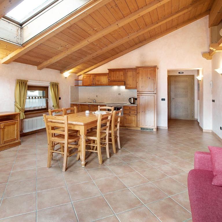 Chalet Anna Botton d'oro - Appartamento Deluxe con 2 Camere da Letto e Vista Giardino - 6