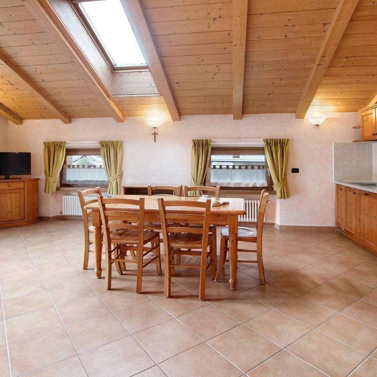 Chalet Anna Botton d'oro - Appartamento Deluxe con 2 Camere da Letto e Vista Giardino - 18