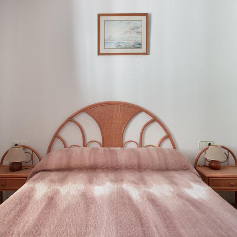 Benalmar Bajo C - Two-Bedroom Deluxe Apartment with Garden View - 13