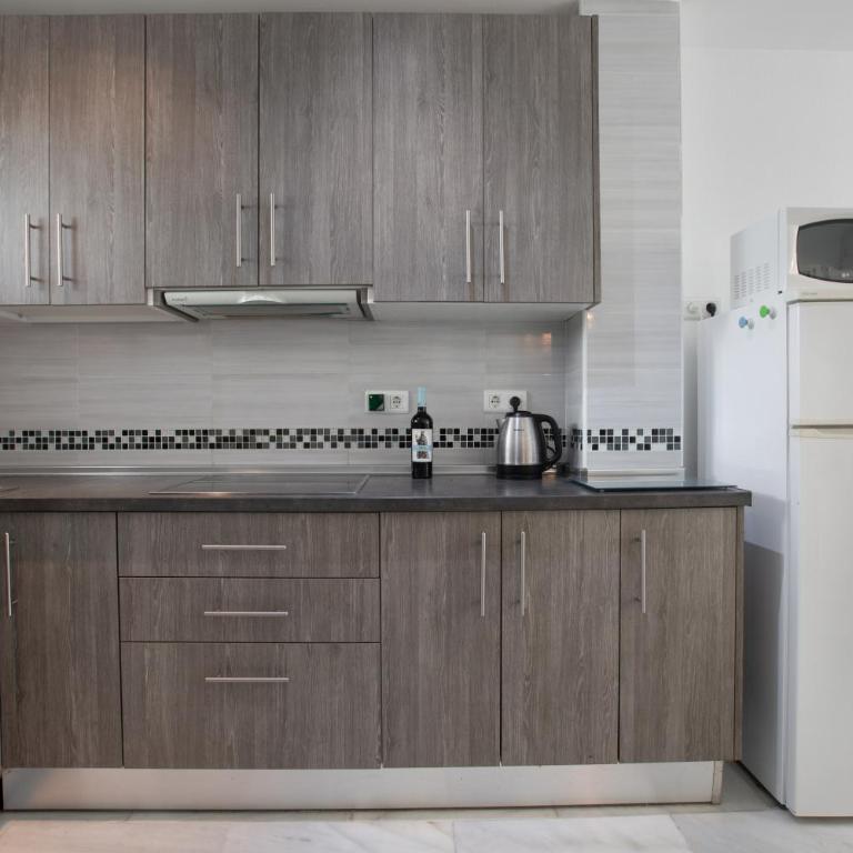 Benalmar Bajo C - Two-Bedroom Deluxe Apartment with Garden View - 10