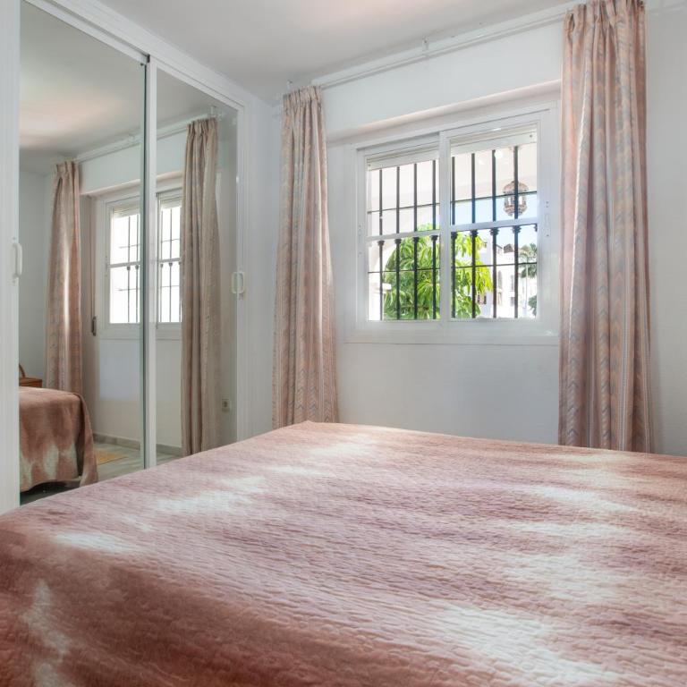 Benalmar Bajo C - Two-Bedroom Deluxe Apartment with Garden View - 14