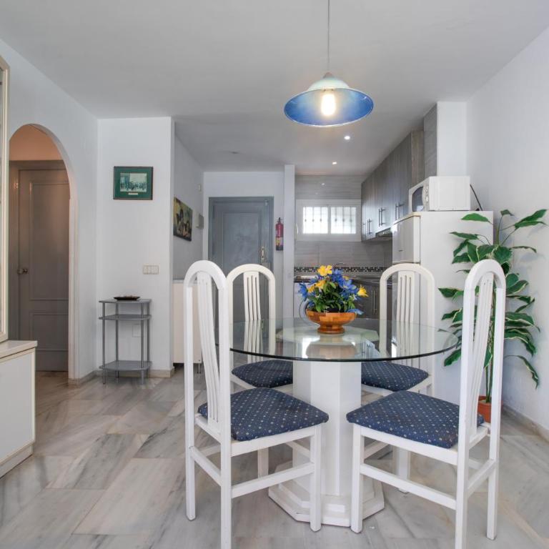 Benalmar Bajo C - Two-Bedroom Deluxe Apartment with Garden View - 7