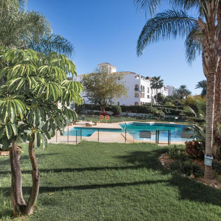Benalmar Bajo C - Two-Bedroom Deluxe Apartment with Garden View - 30