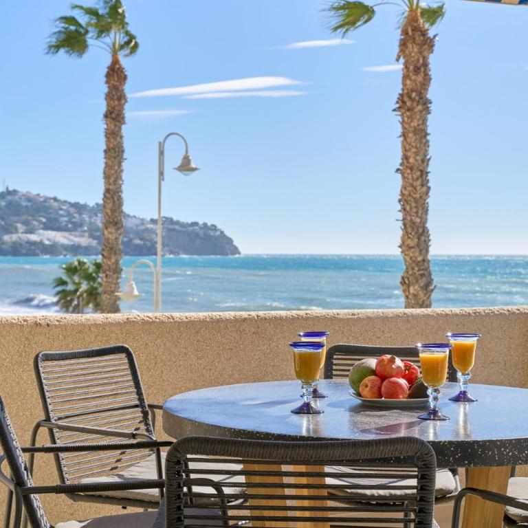 Beachfront Los Novos La Herradura - Three-Bedroom Apartment with Water View - 27