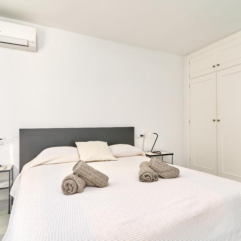 Beachfront Los Novos La Herradura - Three-Bedroom Apartment with Water View - 15