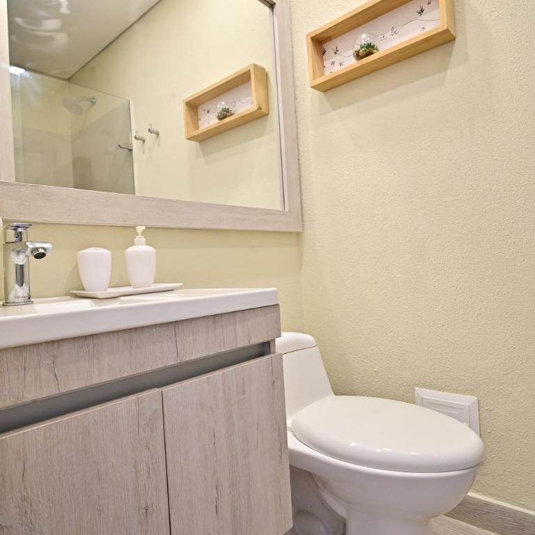 Luxury Apt with Jacuzzi Lagoon View Near Beach - One-Bedroom Apartment - 8