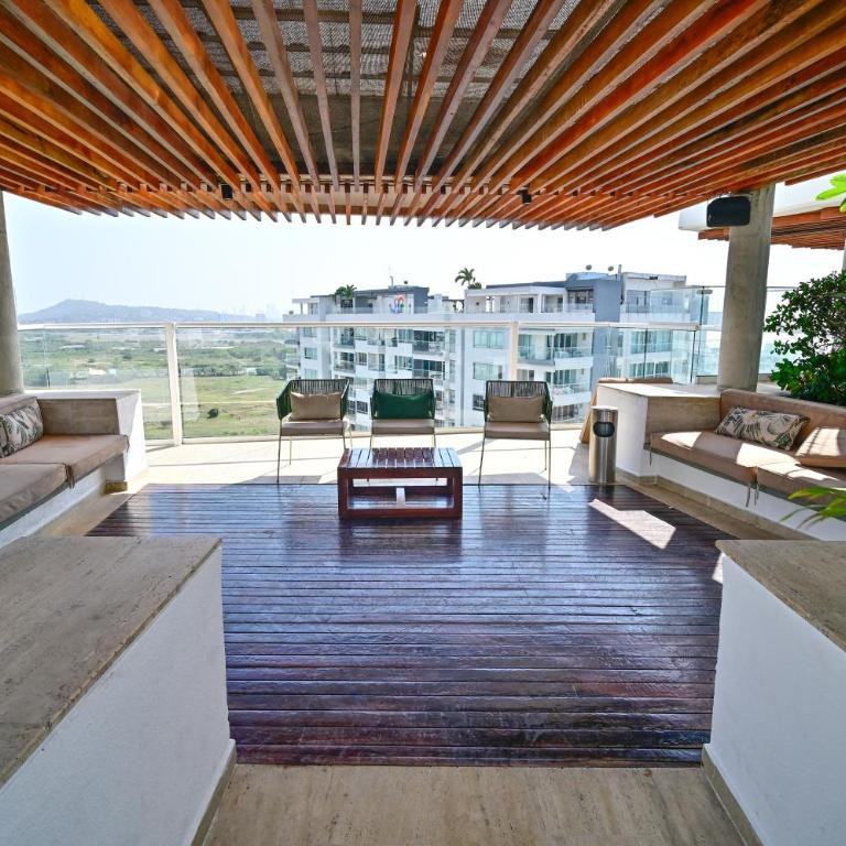 Luxury Apt with Jacuzzi Lagoon View Near Beach - One-Bedroom Apartment - 10