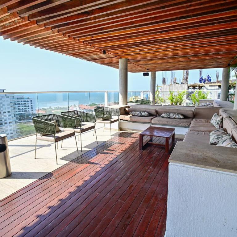 Luxury Apt with Jacuzzi Lagoon View Near Beach - One-Bedroom Apartment - 14