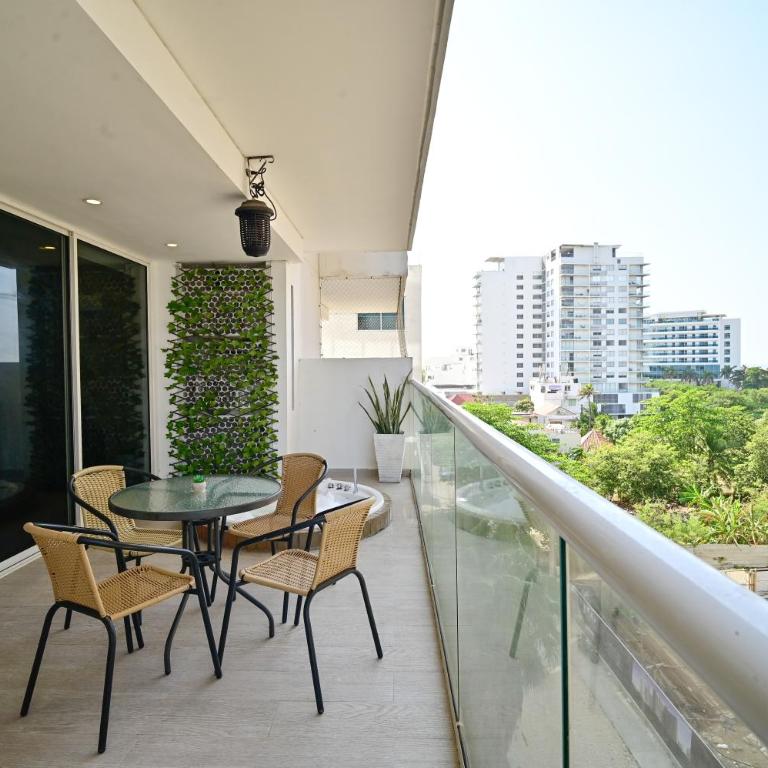 Luxury Apt with Jacuzzi Lagoon View Near Beach - One-Bedroom Apartment - 27
