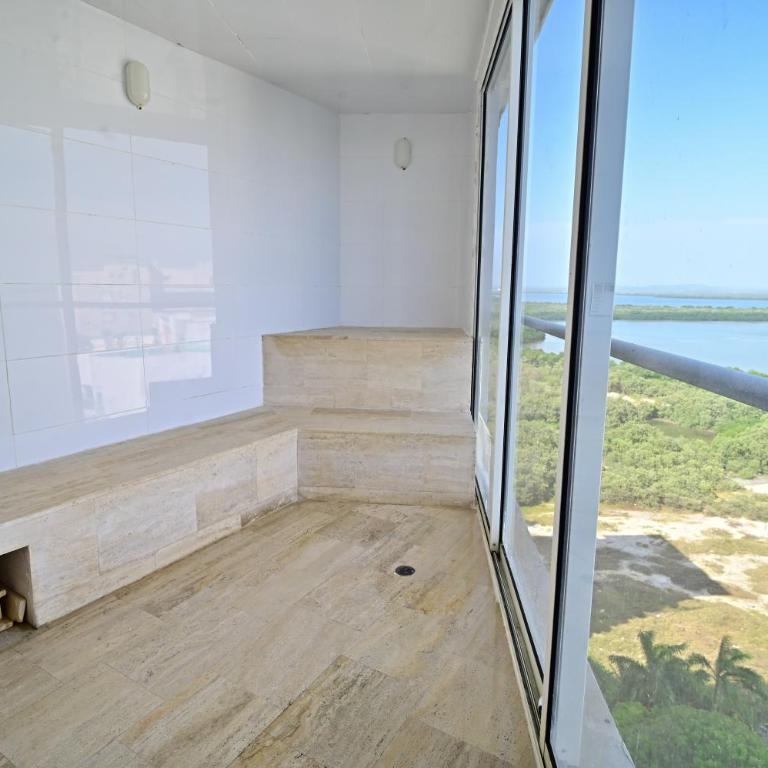 Luxury Apt with Jacuzzi Lagoon View Near Beach - One-Bedroom Apartment - 24