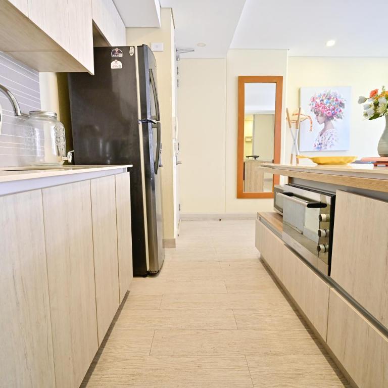 Luxury Apt with Jacuzzi Lagoon View Near Beach - One-Bedroom Apartment - 29