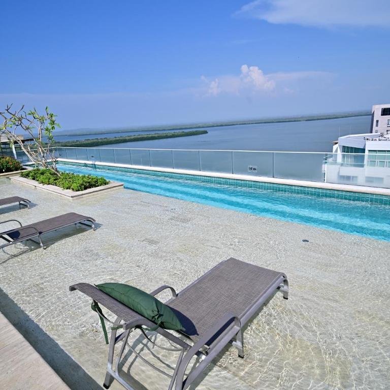 Luxury Apt with Jacuzzi Lagoon View Near Beach - One-Bedroom Apartment - 40