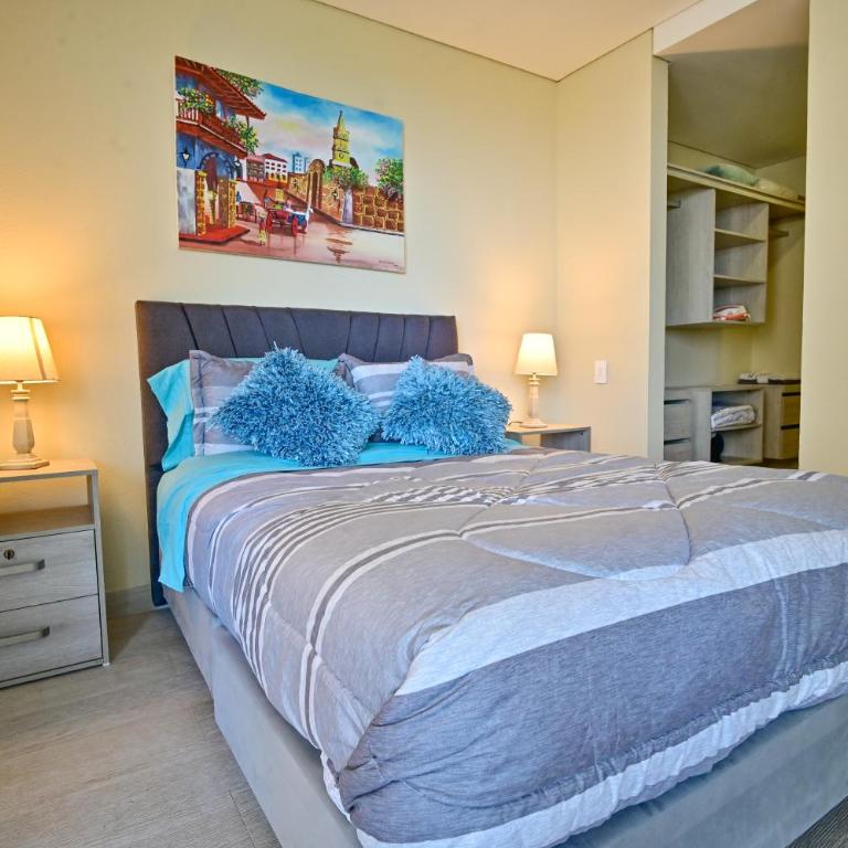 Luxury Apt with Jacuzzi Lagoon View Near Beach - One-Bedroom Apartment - 42