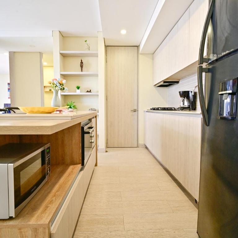 Luxury Apt with Jacuzzi Lagoon View Near Beach - One-Bedroom Apartment - 44