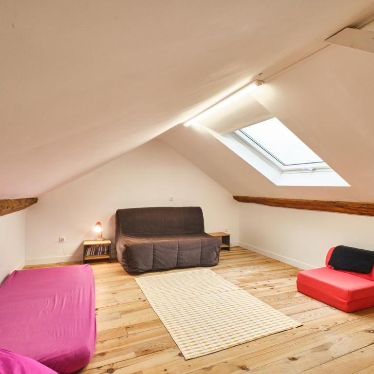 Au 81 - Maison De Ville à Louer - Appartement avec Douche - 11