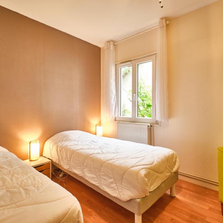 Au 81 - Maison De Ville à Louer - Appartement avec Douche - 20