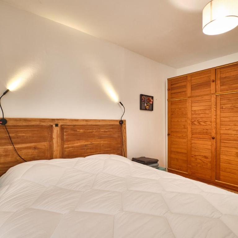 Au 81 - Maison De Ville à Louer - Appartement avec Douche - 14