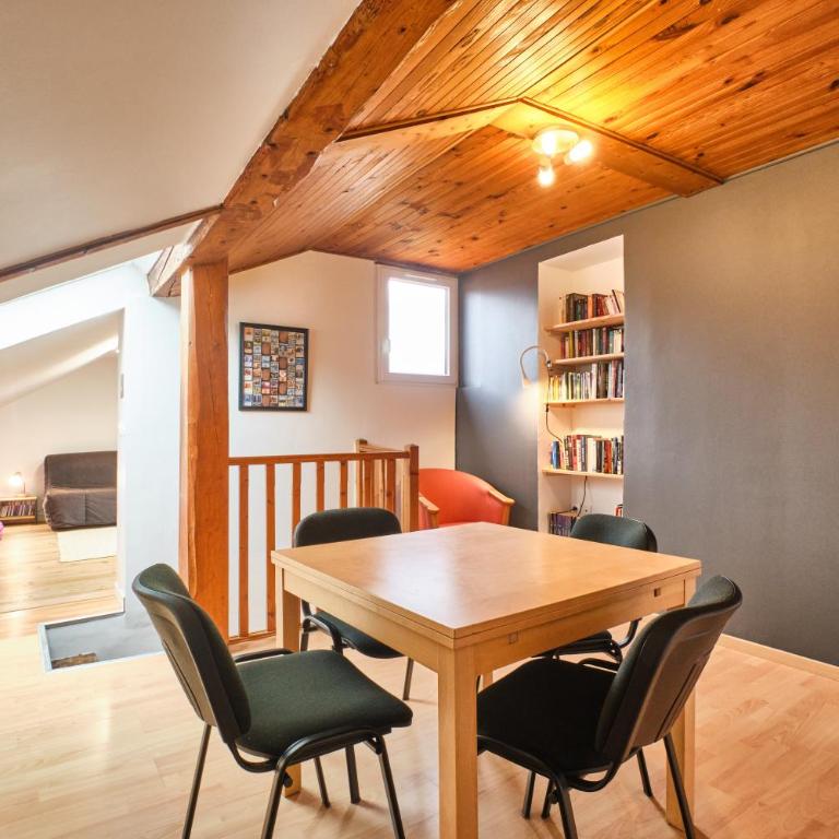 Au 81 - Maison De Ville à Louer - Appartement avec Douche - 8