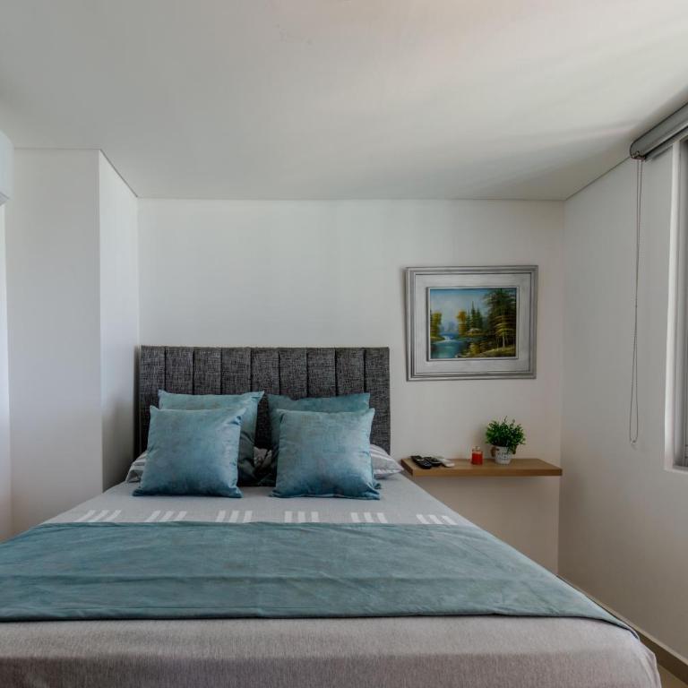 Apartamentos Cartagena Marbella Suite - Three-Bedroom Apartment - 6