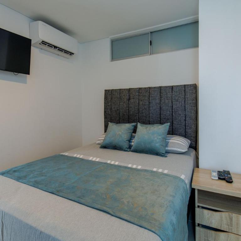 Apartamentos Cartagena Marbella Suite - Three-Bedroom Apartment - 30