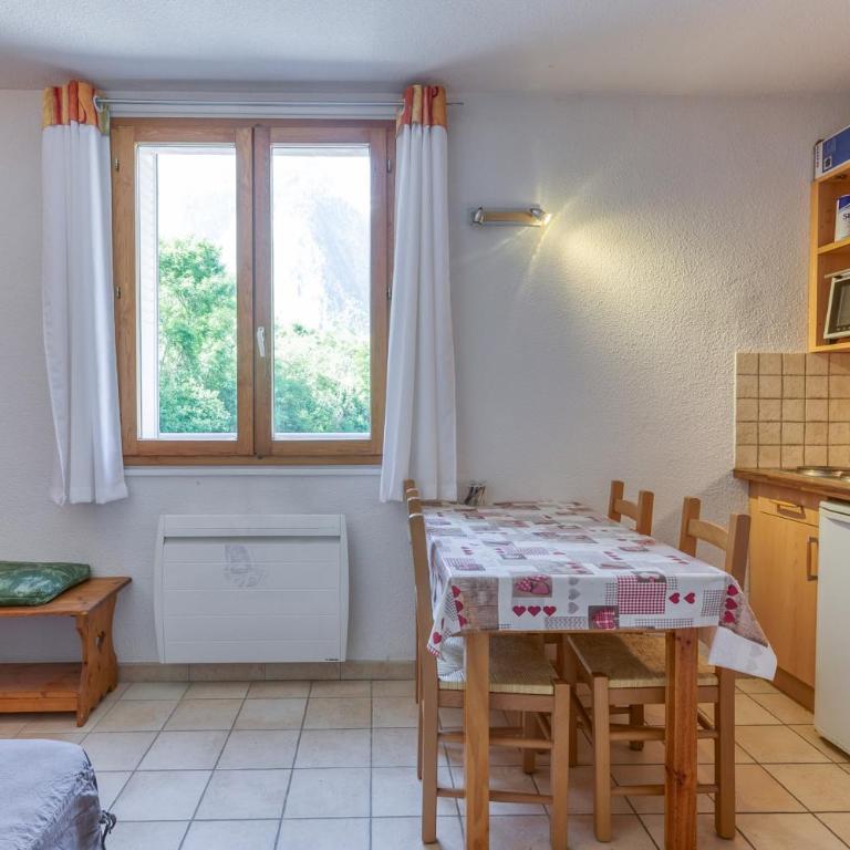 Les Lys Orangés - Apartment mit 1 Schlafzimmer und Garten - 9