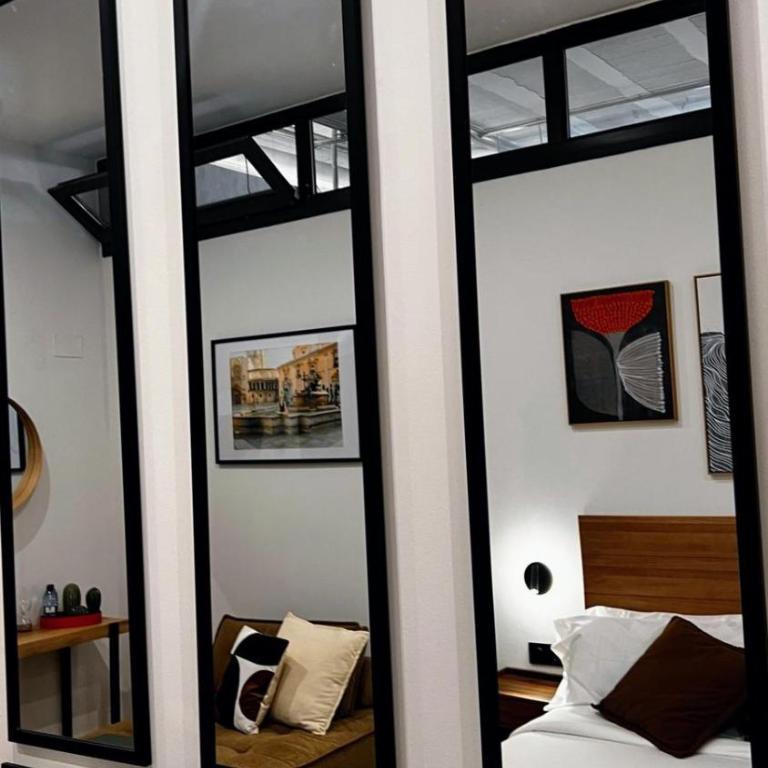 The 153 Hotel - Deluxe Double Room - 8